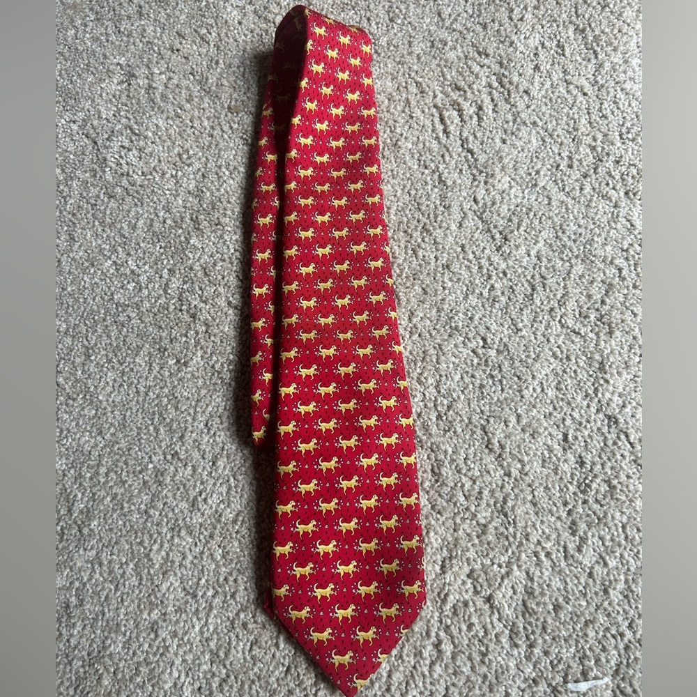 Vineyard Vines Golden Retriever Swimming  Red and Yellow Silk Tie New Condition